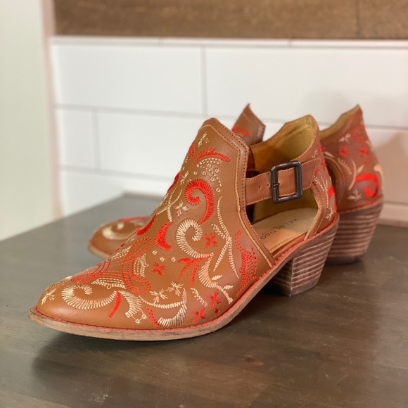 Anthropologie Shoes - Anthropologie Kelsi Dagger leather boot size 7.5